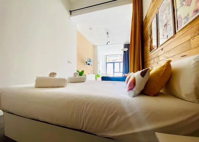 Flat For Family & Groups Apartament Walencja