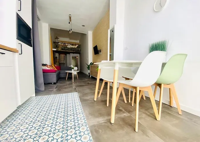 Flat For Family & Groups * Walencja